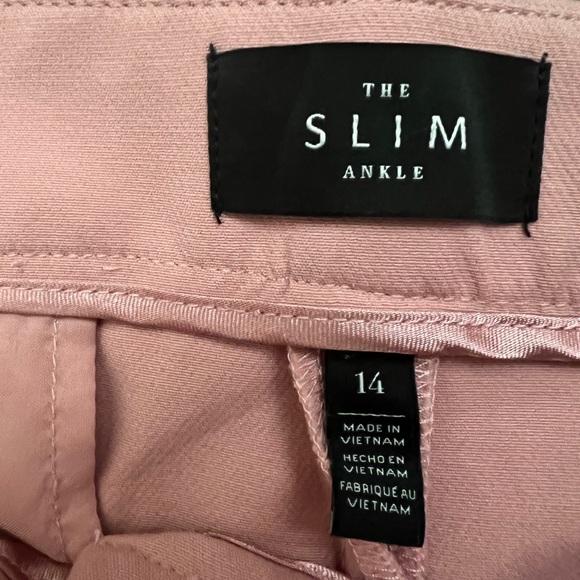 White House Black Market Pants - The Slim Ankle Women's Slim Ankle Pants in Dusty Pink